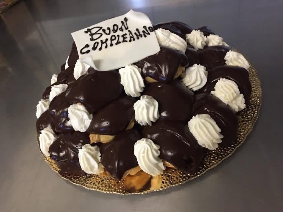 Torta Profiterole